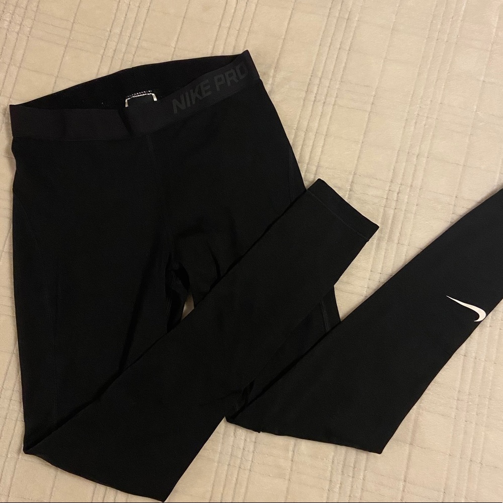 Black insulated Nike leggings